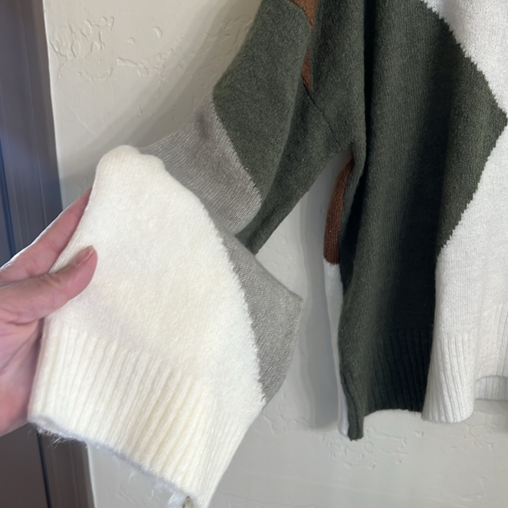 Sweater - Picture 3 of 5